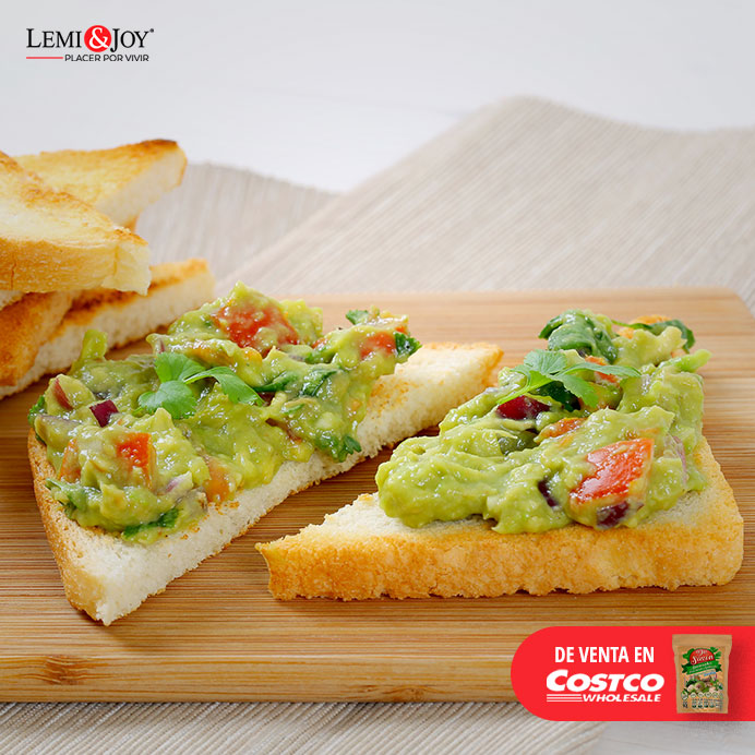 Pan Tostado con Guacamole y  Eneldo